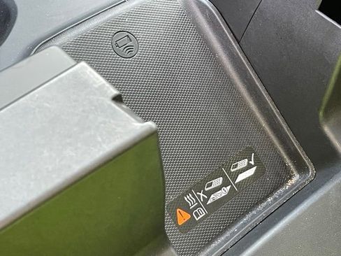 Used 2022 Chevrolet Silverado 1500 ZR2 w/ Technology Package image 19