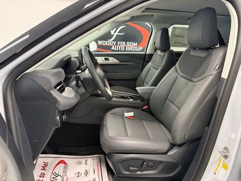 New 2026 Ford Explorer Active w/ Active Comfort Package image 12