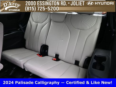 Used 2024 Hyundai Palisade Calligraphy image 13