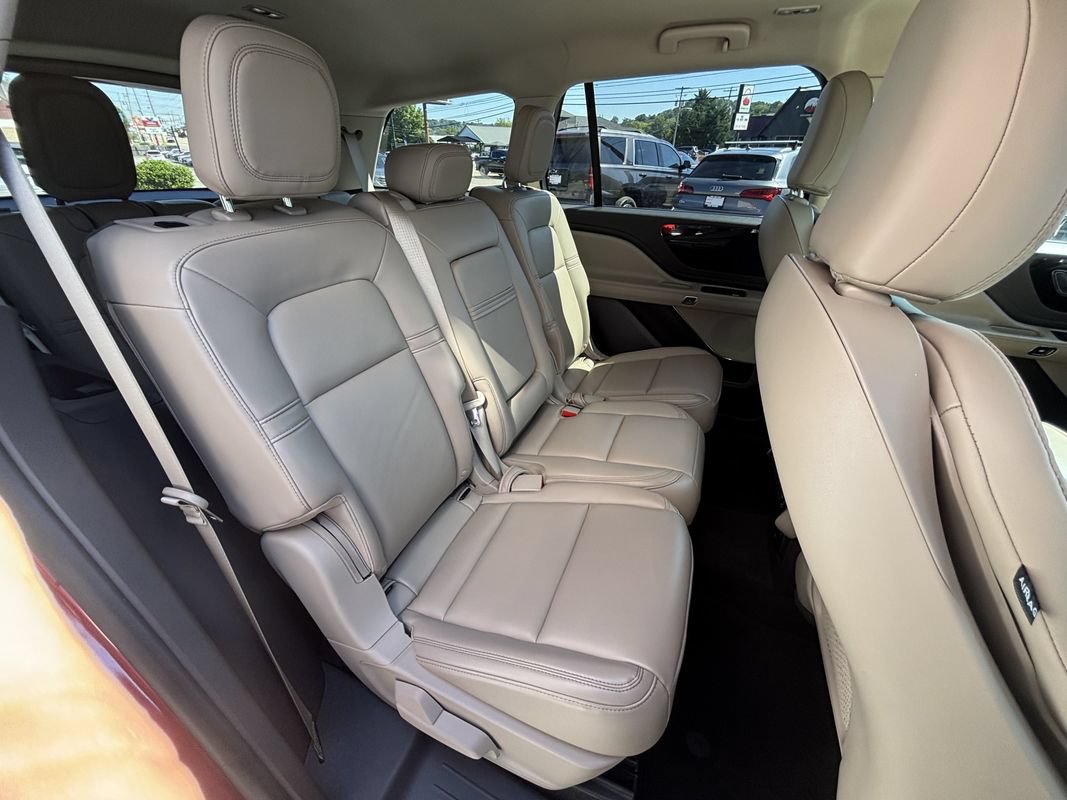 Used 2021 Lincoln Aviator 2WD w/ Elements Package image 15