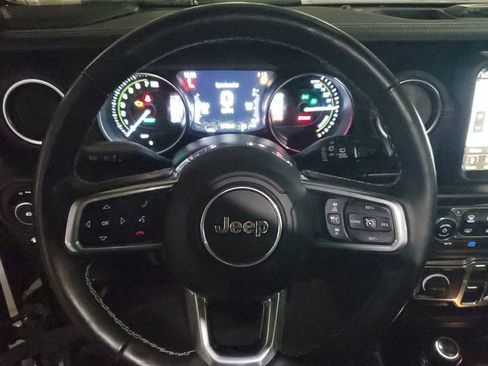 Used 2022 Jeep Wrangler Unlimited Sahara w/ Cold Weather Group image 30