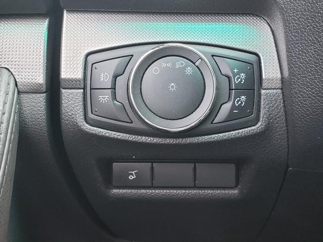 Used 2015 Ford Explorer XLT w/ Equipment Group 202A AWD/4WD image 25
