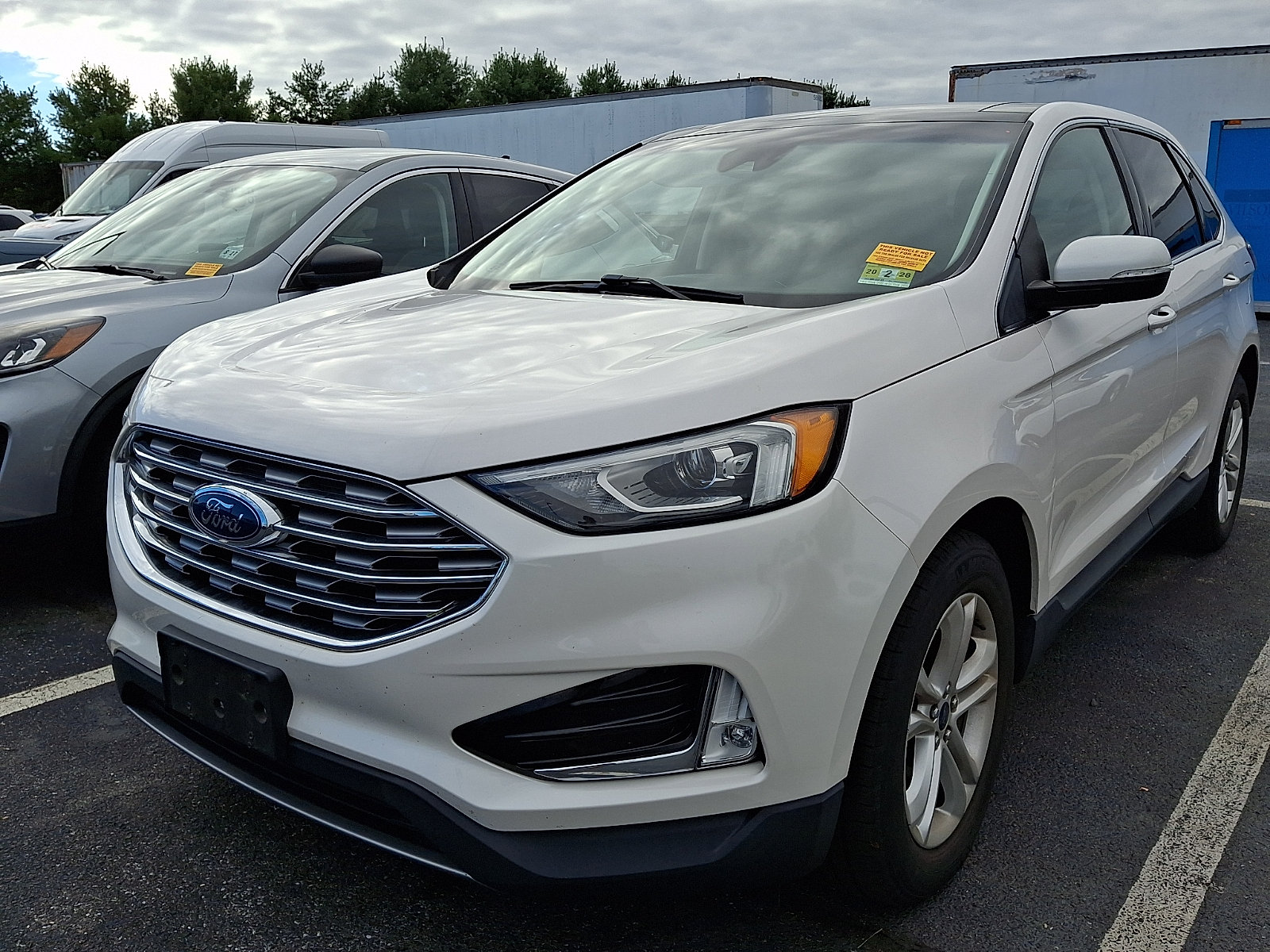 Used 2019 Ford Edge SEL w/ Equipment Group 201A AWD/4WD image 3