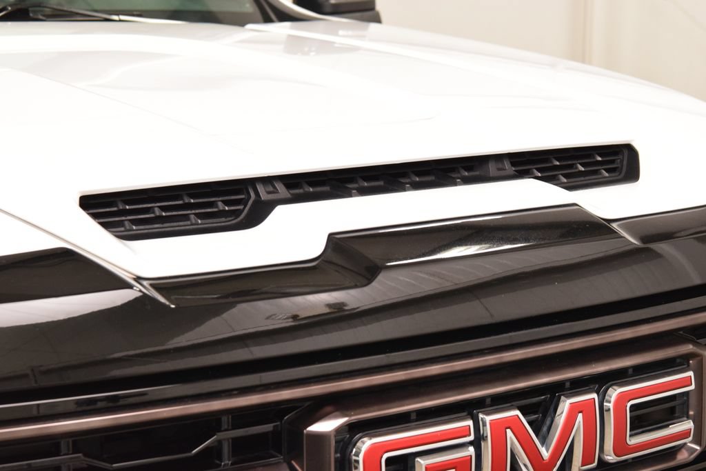 Used 2025 GMC Sierra 2500 AT4X AWD/4WD image 17