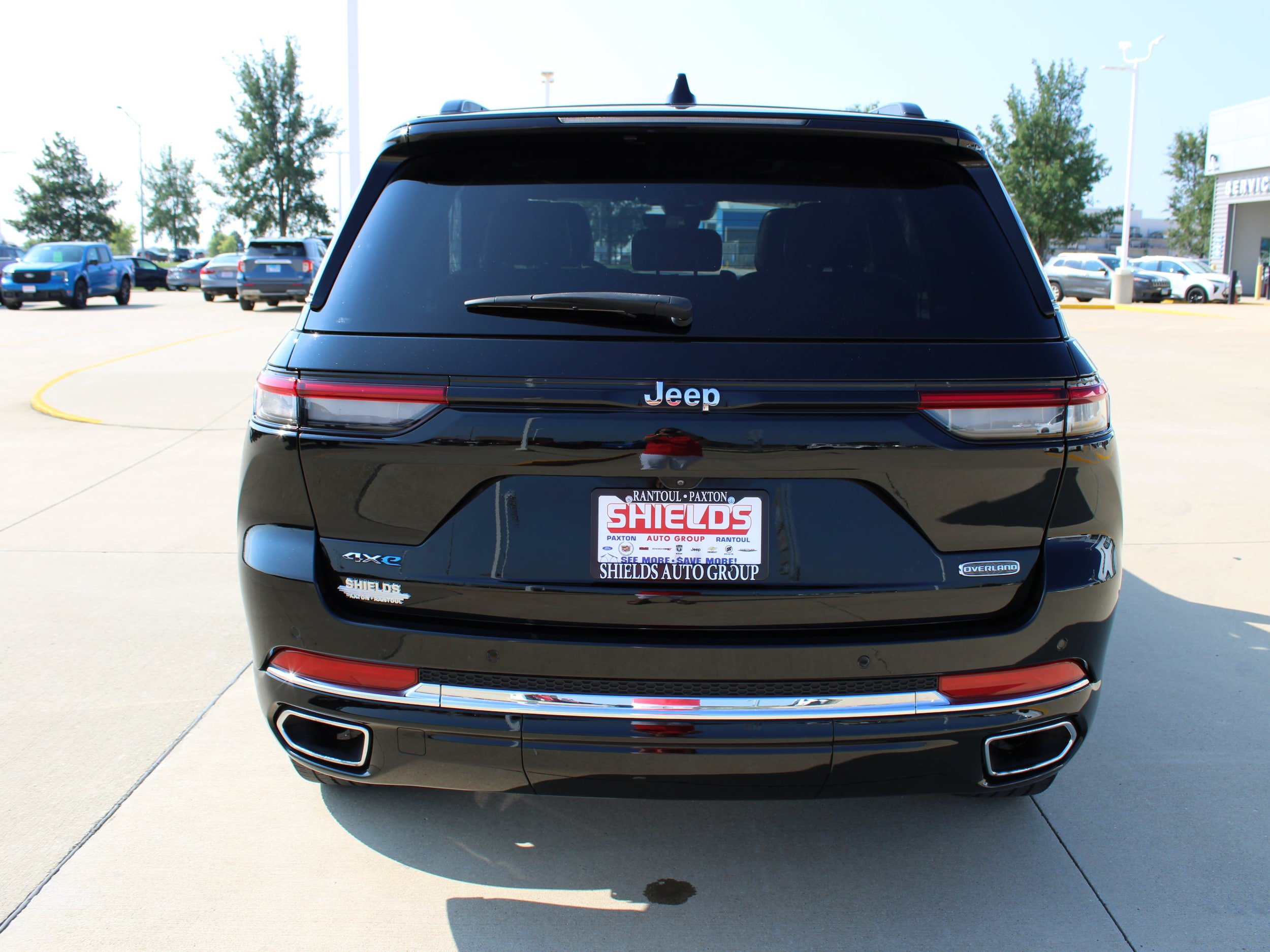 Used 2023 Jeep Grand Cherokee Overland AWD/4WD image 5