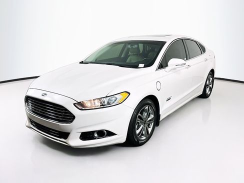 Used 2016 Ford Fusion Energi Titanium FWD image 3