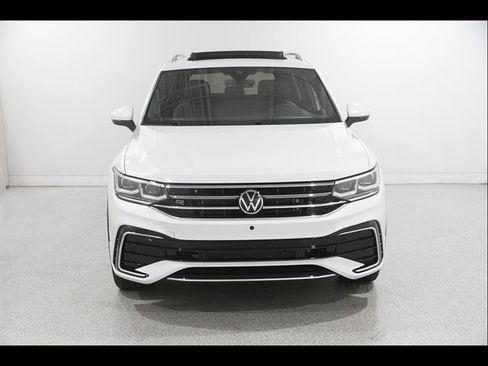 Certified 2023 Volkswagen Tiguan SEL R-Line AWD/4WD image 2