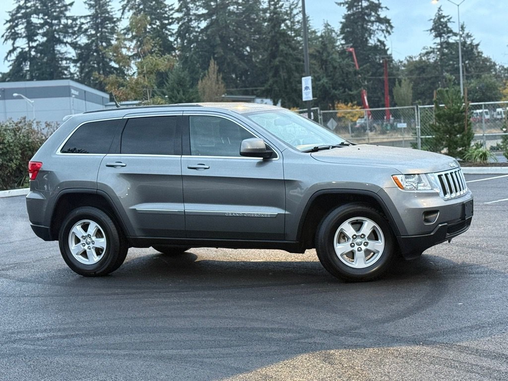 Used 2012 Jeep Grand Cherokee Laredo AWD/4WD image 2