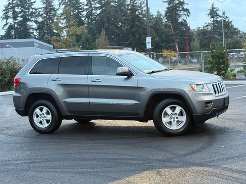 Used 2012 Jeep Grand Cherokee Laredo AWD/4WD image 2