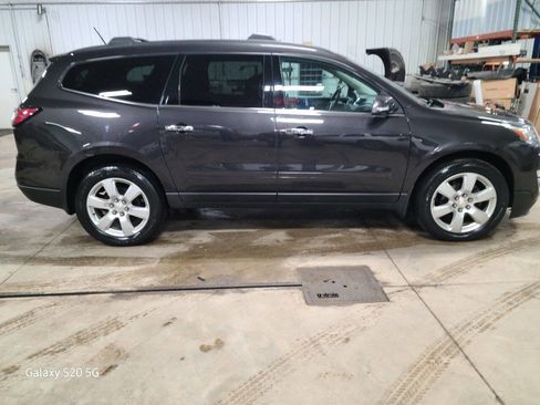 Used 2017 Chevrolet Traverse LT w/ Style and Technology Package image 9