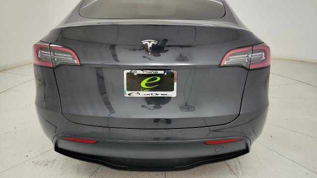 Used 2024 Tesla Model Y 2WD image 27