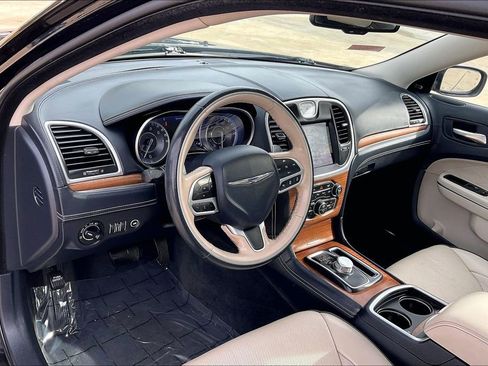 Used 2019 Chrysler 300 C w/ Safetytec Plus Group image 13