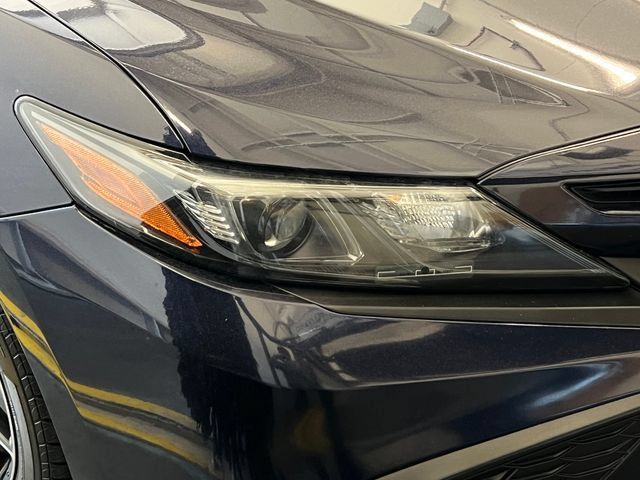 Used 2022 Toyota Camry SE FWD image 14