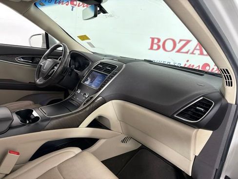 Used 2020 Lincoln Nautilus Reserve w/ Equipment Group 201A FWD image 17