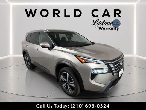 Used 2024 Nissan Rogue SL w/ SL Premium Package FWD image 2