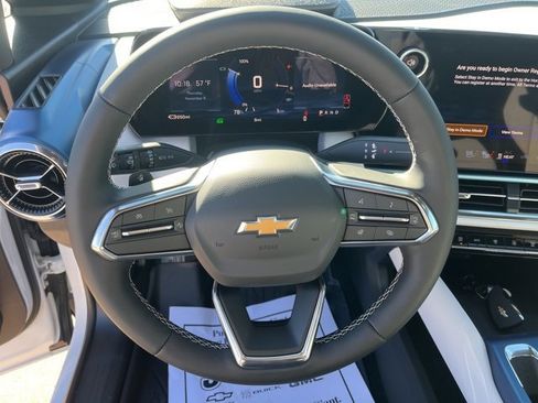 New 2026 Chevrolet Equinox EV LT image 15