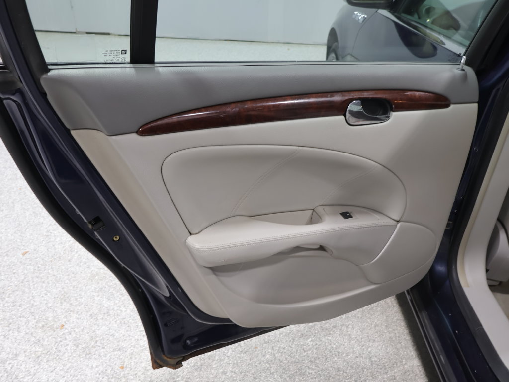 Used 2007 Buick Lucerne CXL FWD image 18