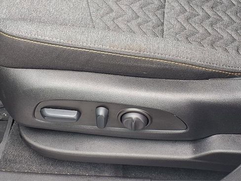 Used 2024 Chevrolet Equinox LT w/ LPO, Floor Liner Package image 4