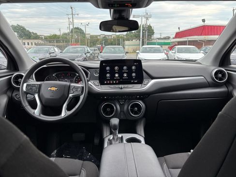 Used 2025 Chevrolet Blazer LT FWD image 33