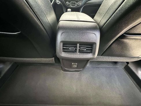 Used 2024 Chevrolet Equinox RS image 31