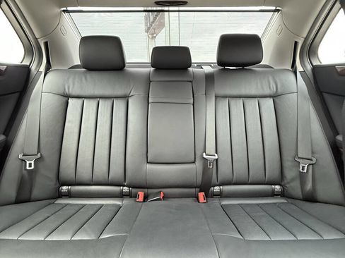 Used 2010 Mercedes-Benz E 350 4MATIC Sedan image 13