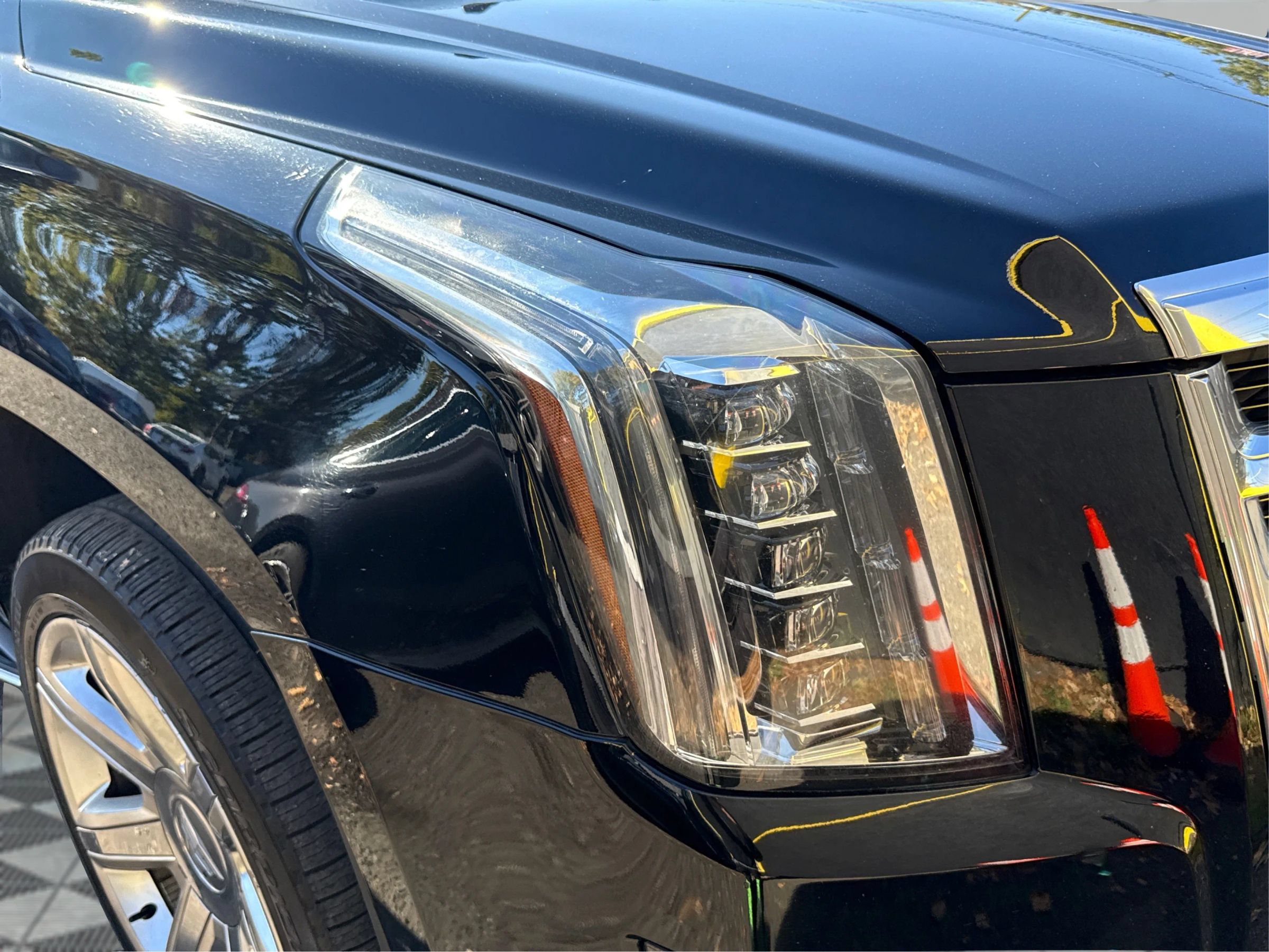 Used 2020 Cadillac Escalade ESV Luxury AWD/4WD image 28