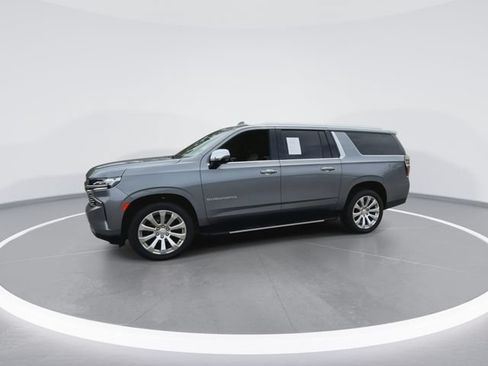 Used 2021 Chevrolet Suburban Premier w/ Premium Package AWD/4WD image 6
