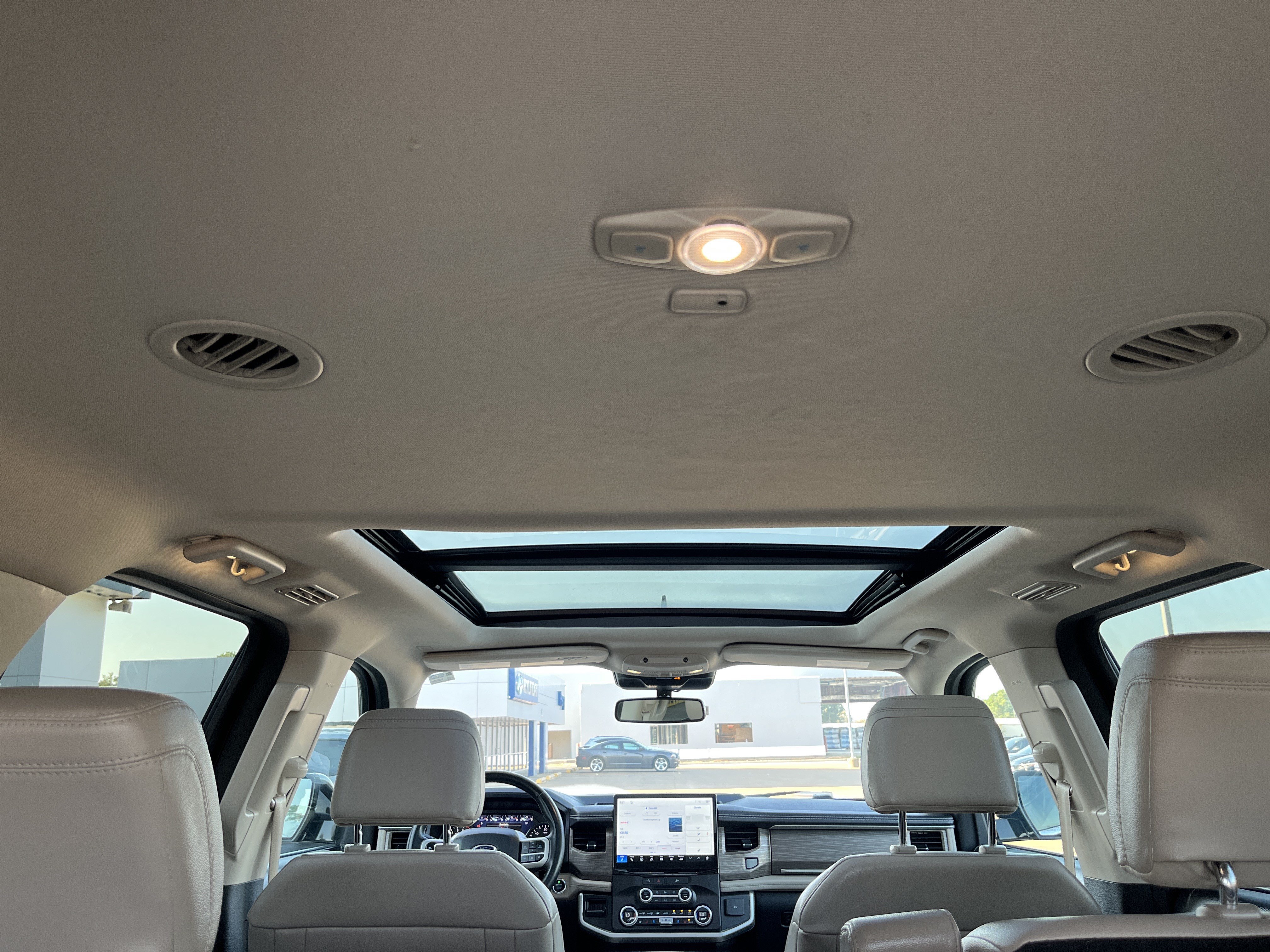 Used 2024 Ford Expedition Limited AWD/4WD image 16