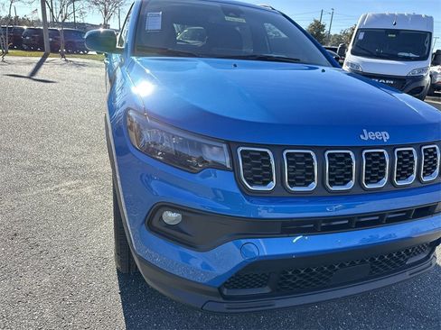 New 2026 Jeep Compass Latitude image 8