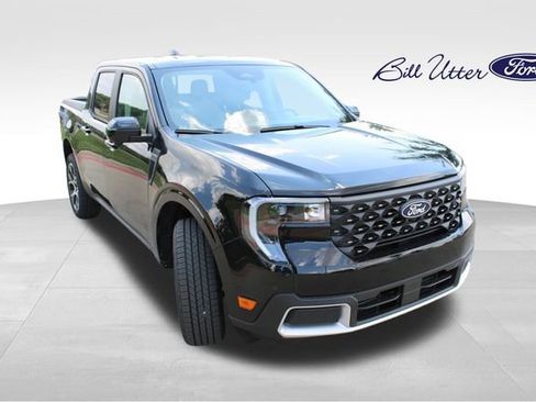 New 2025 Ford Maverick Lariat image 2