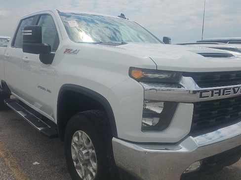 Used 2023 Chevrolet Silverado 2500 LT w/ Convenience Package AWD/4WD image 2