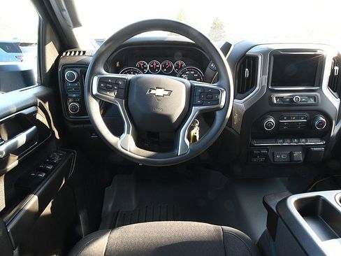 Used 2022 Chevrolet Silverado 2500 Custom w/ Custom Value Package image 13