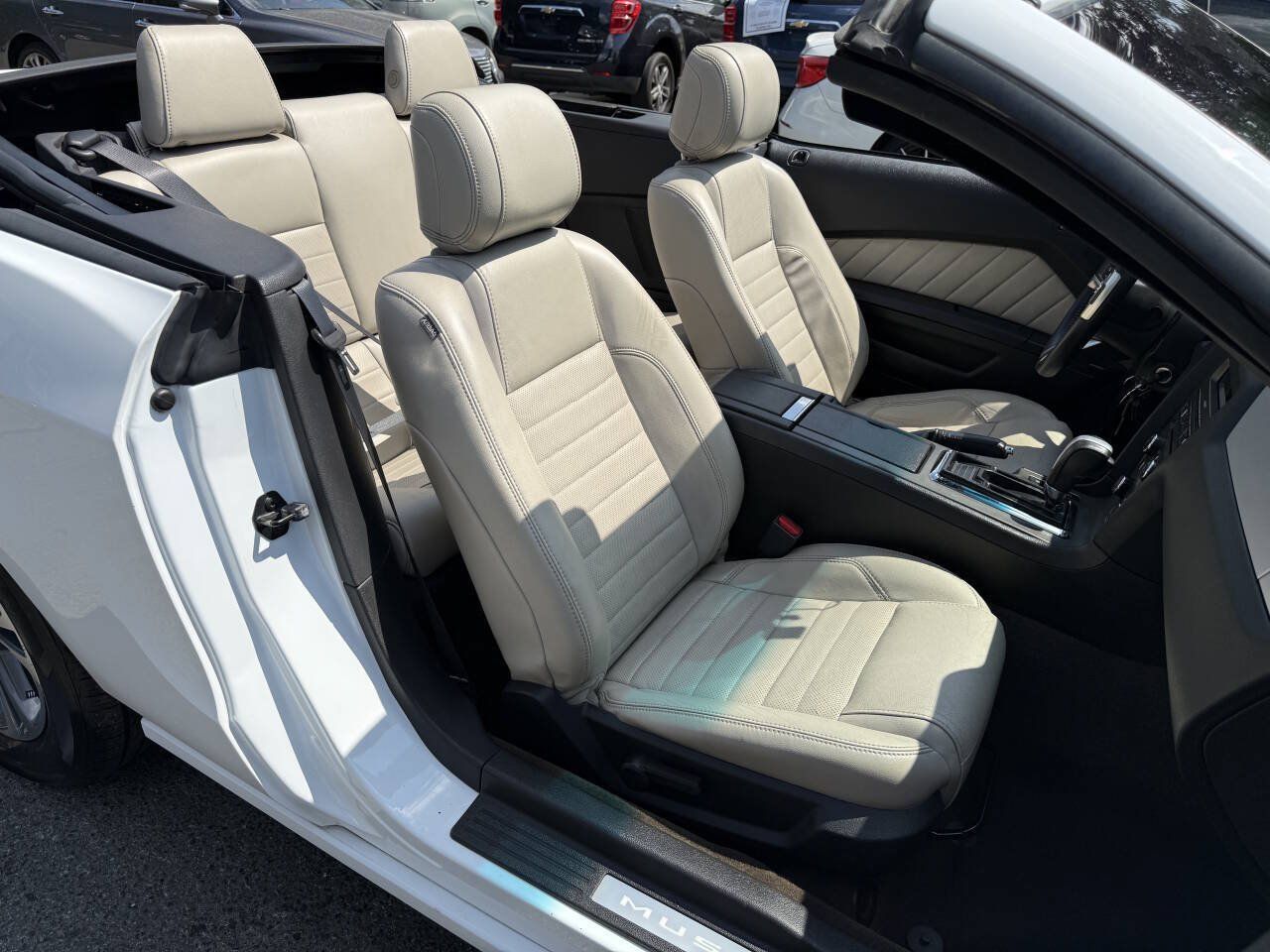 Used 2014 Ford Mustang Premium RWD image 15