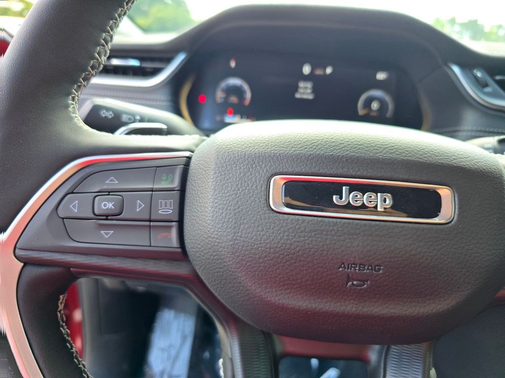 New 2025 Jeep Grand Cherokee Altitude RWD image 18