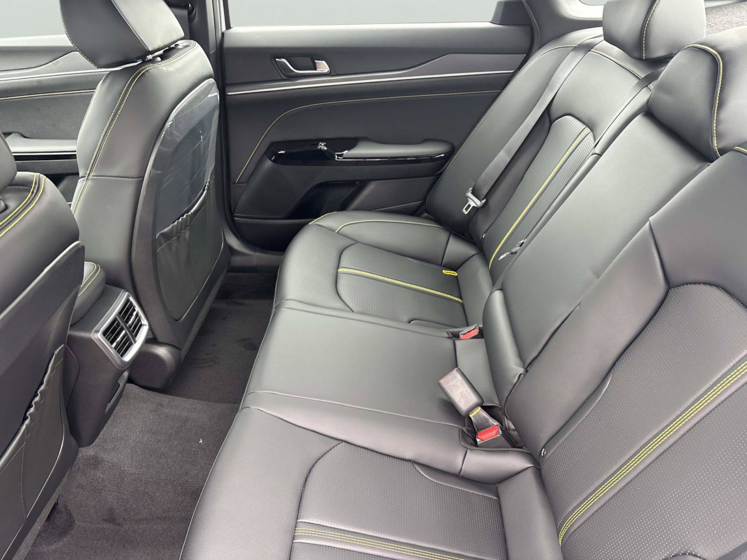 New 2027 Kia K5 GT w/ GT1 Package FWD image 13