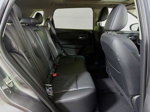Certified 2025 Nissan Rogue Platinum AWD/4WD image 24