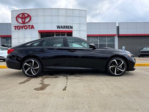 Used 2022 Honda Accord Sport image 3