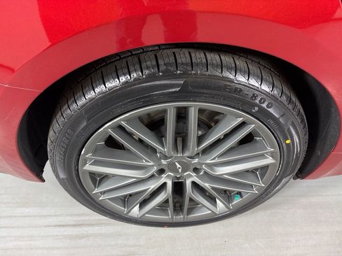 Used 2019 Genesis G70 2.0T Advanced image 10