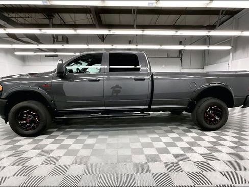Used 2024 RAM 3500 Tradesman w/ Convenience Group AWD/4WD image 15