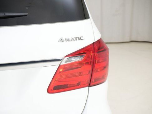 Used 2016 Mercedes-Benz GL 550 4MATIC image 23