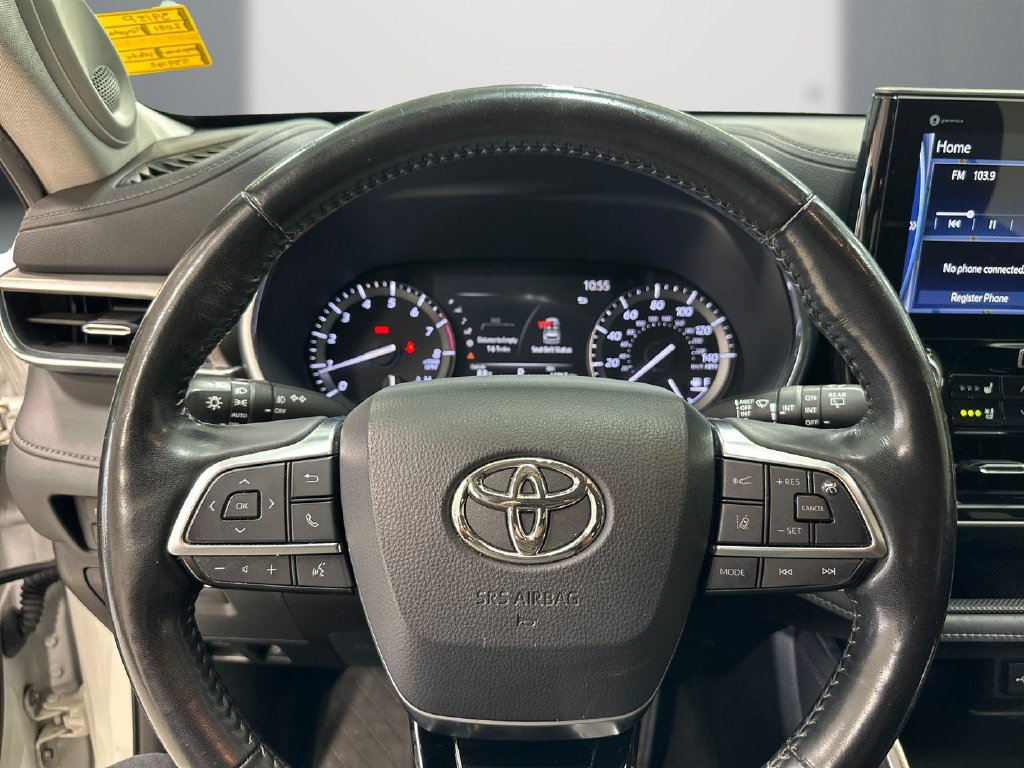 Used 2021 Toyota Highlander Limited AWD/4WD image 22