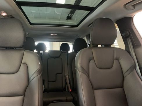 Certified 2024 Volvo XC90 T8 Plus w/ Protection Package Premier image 23