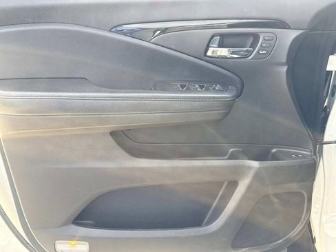 Used 2019 Honda Pilot Elite image 24
