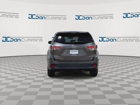 Used 2015 Toyota Highlander LE FWD image 8