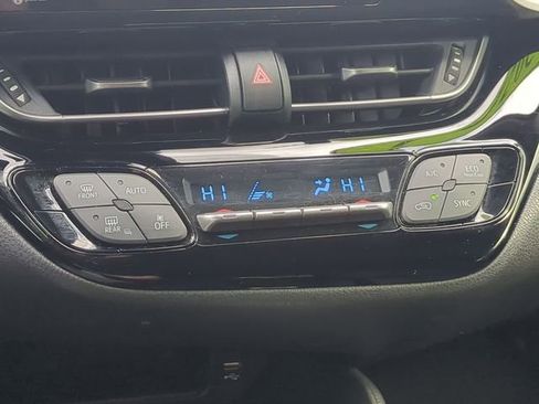 Used 2021 Toyota C-HR LE image 27