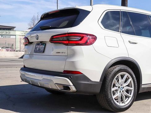 Used 2023 BMW X5 xDrive45e w/ Executive Package image 9