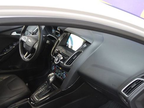 Used 2016 Ford Focus Titanium w/ Titanium Technology Package FWD image 12