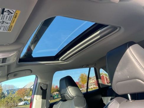 Used 2022 Toyota RAV4 Limited image 18