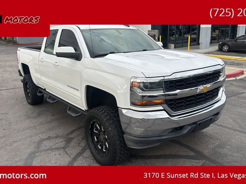 Used 2018 Chevrolet Silverado 1500 LT AWD/4WD image 4