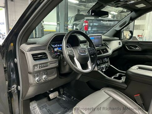 Used 2021 GMC Yukon SLT image 11